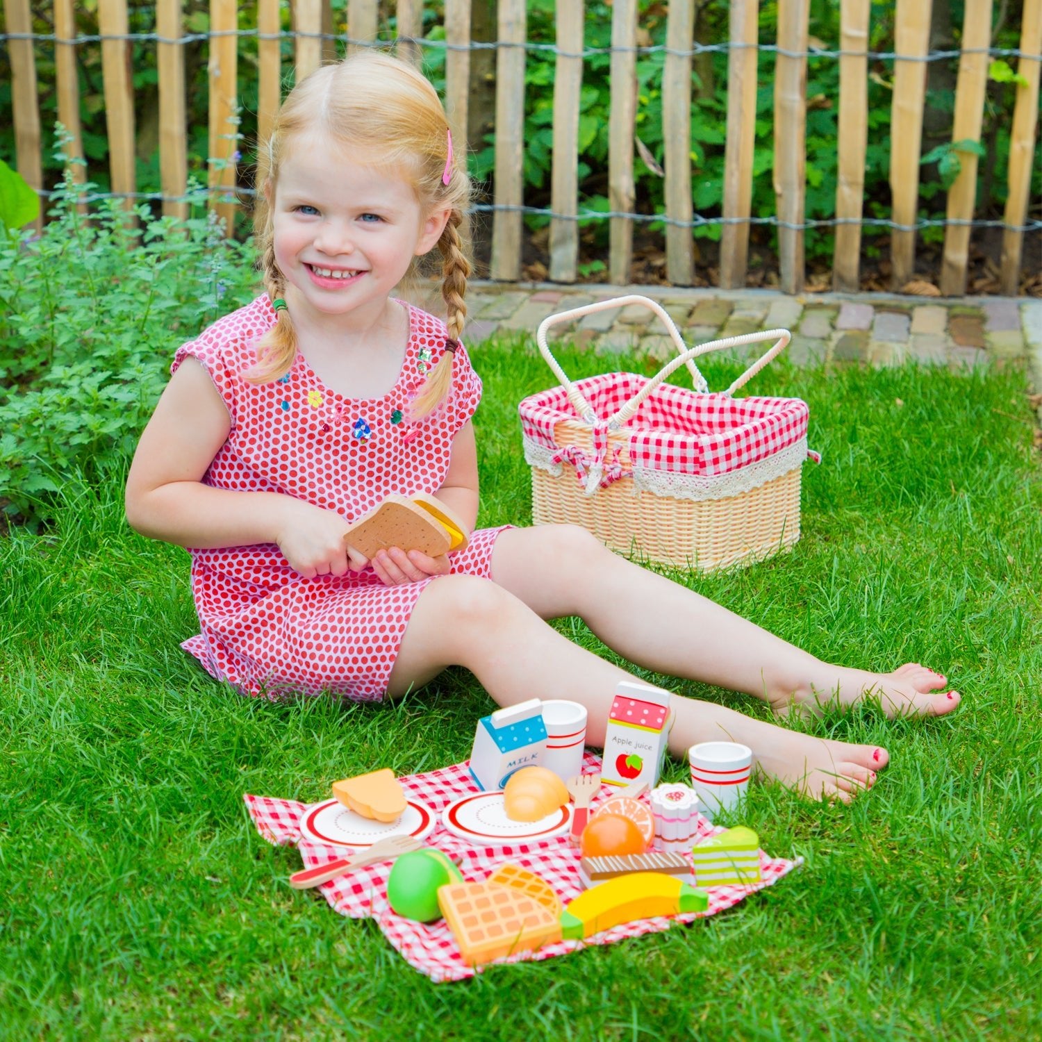 Picnic Basket Set - 27 Pieces - Image 2